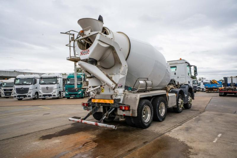 Mercedes AROCS 3240 + STETTER 9m3 - 콘크리트 믹서 트럭 : 사진 4 Mercedes AROCS 3240 + STETTER 9m3 - 콘크리트 믹서 트럭 : 사진 4