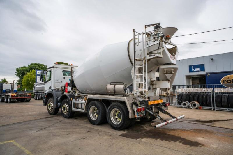 Mercedes AROCS 3240 + STETTER 9m3 - 콘크리트 믹서 트럭 : 사진 5 Mercedes AROCS 3240 + STETTER 9m3 - 콘크리트 믹서 트럭 : 사진 5
