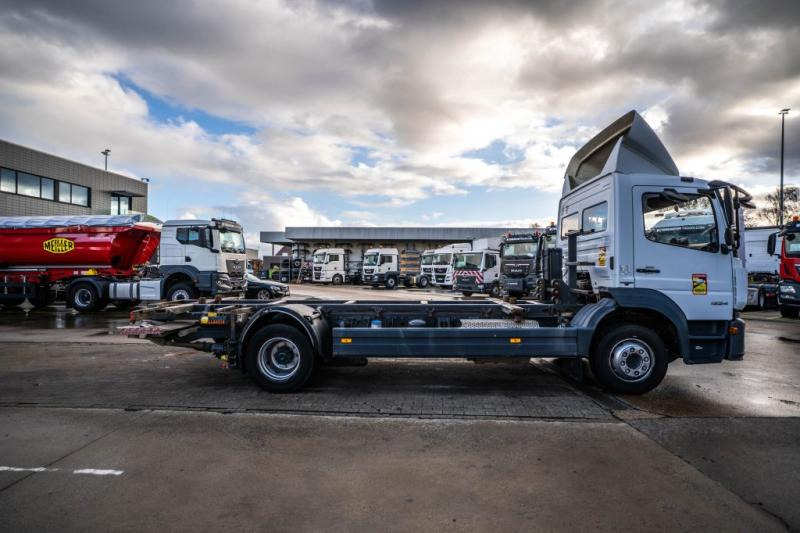 Mercedes ATEGO 1224 // HAYON DHOLLANDIA - 컨테이너 운반 장치/ 스와프 보디 트럭 : 사진 3 Mercedes ATEGO 1224 // HAYON DHOLLANDIA - 컨테이너 운반 장치/ 스와프 보디 트럭 : 사진 3