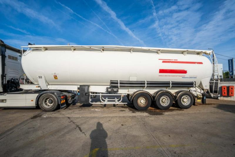 사일로 세미 트레일러 SPITZER SILO SK2458 CAL 60m3 : 사진 6 사일로 세미 트레일러 SPITZER SILO SK2458 CAL 60m3 : 사진 6
