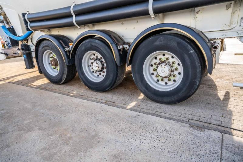 사일로 세미 트레일러 SPITZER SILO SK2458 CAL 60m3 : 사진 7 사일로 세미 트레일러 SPITZER SILO SK2458 CAL 60m3 : 사진 7