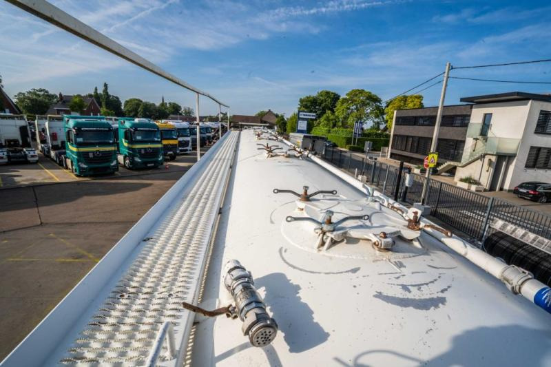 사일로 세미 트레일러 SPITZER SILO SK2458 CAL 60m3 : 사진 10 사일로 세미 트레일러 SPITZER SILO SK2458 CAL 60m3 : 사진 10