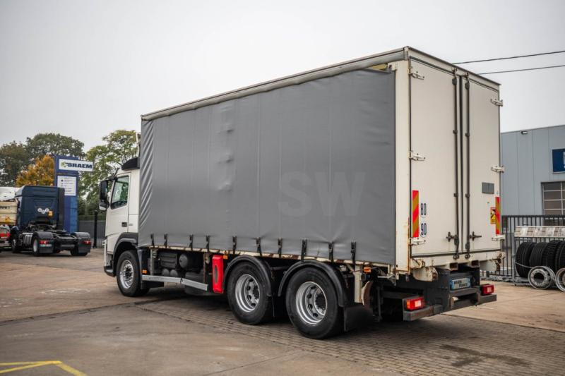 Volvo FM 330-6x2-E5+10 pneus/tires - 커튼사이더 트럭 : 사진 4 Volvo FM 330-6x2-E5+10 pneus/tires - 커튼사이더 트럭 : 사진 4