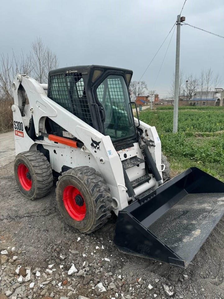 Bobcat S 300 - 스키드 스티어 로더 : 사진 4 Bobcat S 300 - 스키드 스티어 로더 : 사진 4