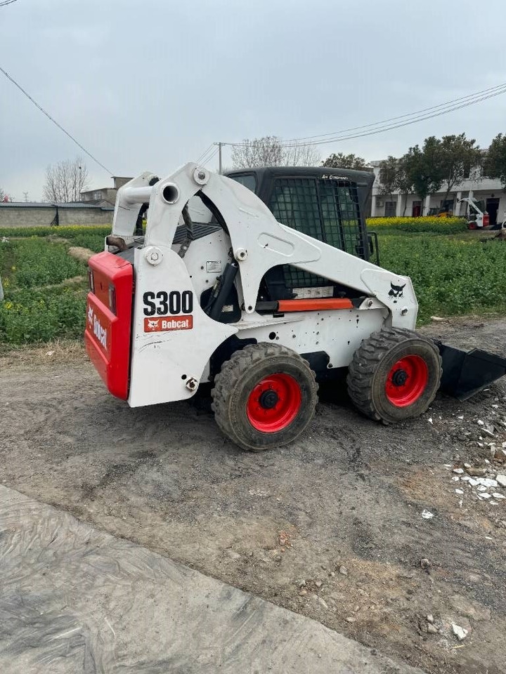 Bobcat S 300 - 스키드 스티어 로더 : 사진 4 Bobcat S 300 - 스키드 스티어 로더 : 사진 4