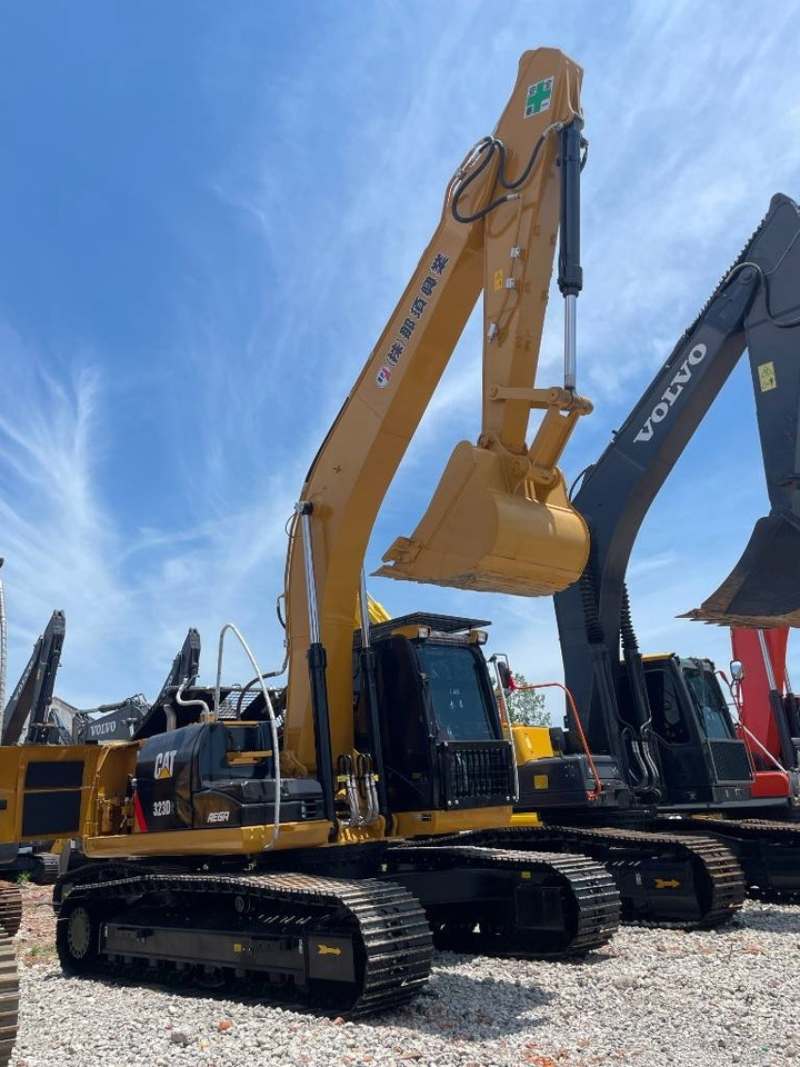 CAT 323D2 - 크롤러 굴삭기 : 사진 4 CAT 323D2 - 크롤러 굴삭기 : 사진 4