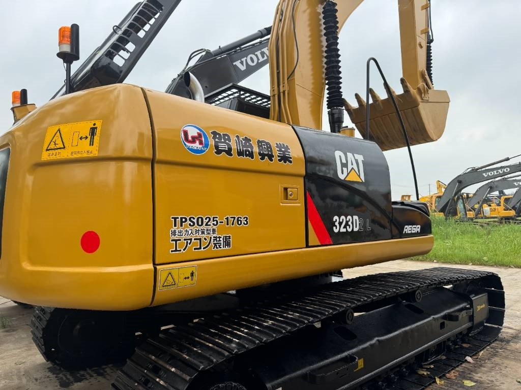 CAT 323D2  - 크롤러 굴삭기 : 사진 5 CAT 323D2  - 크롤러 굴삭기 : 사진 5