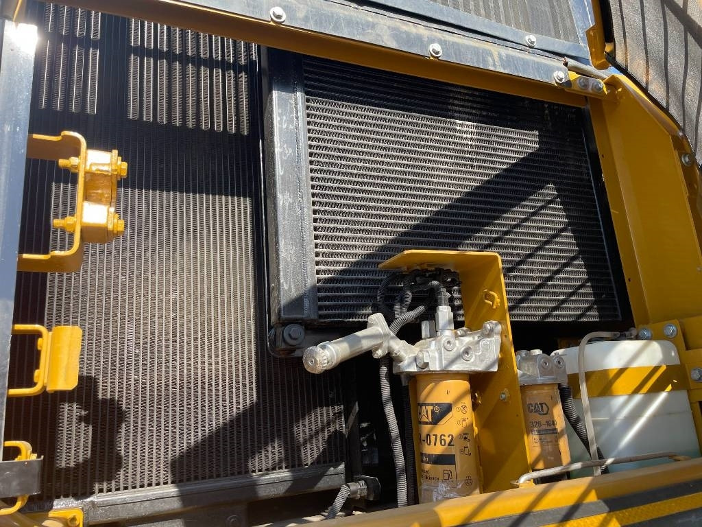 CAT 330 D - 크롤러 굴삭기 : 사진 2 CAT 330 D - 크롤러 굴삭기 : 사진 2