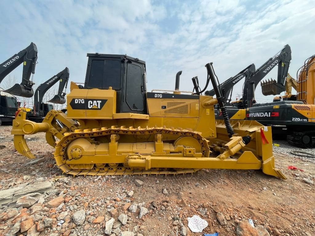 CAT D 7 G - 크롤러 굴삭기 : 사진 1 CAT D 7 G - 크롤러 굴삭기 : 사진 1