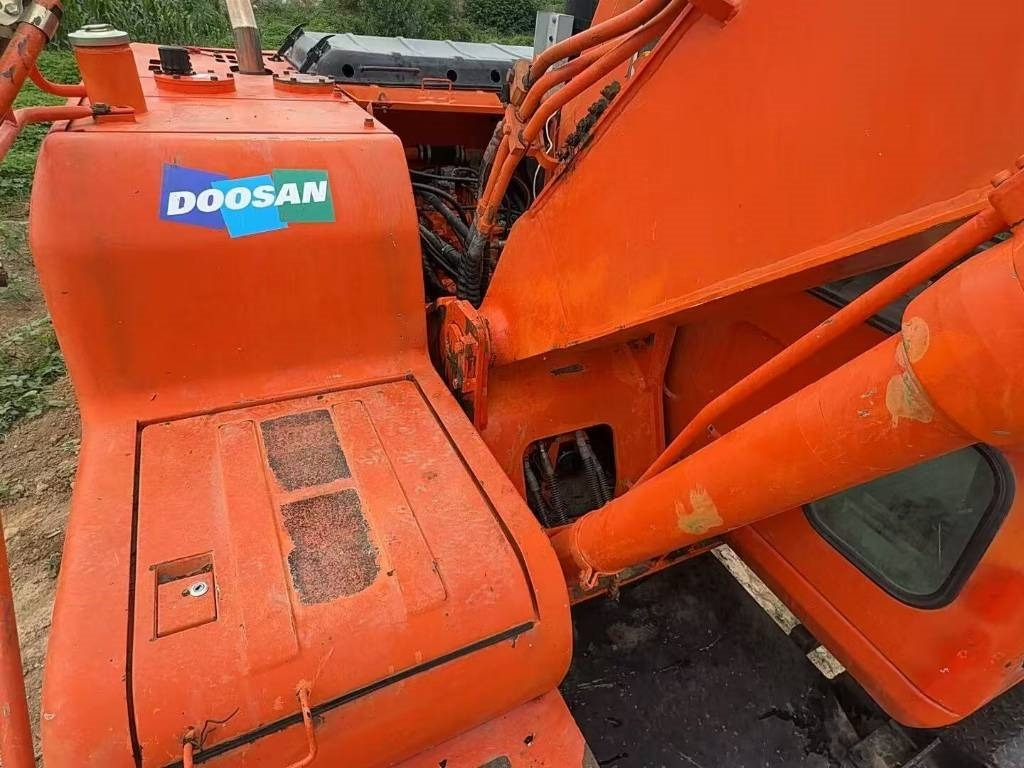 Doosan DH 150 W-7 - 휠 굴삭기 : 사진 3 Doosan DH 150 W-7 - 휠 굴삭기 : 사진 3