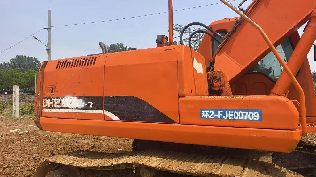 Doosan DH 225 LC-7 - 크롤러 굴삭기 : 사진 3 Doosan DH 225 LC-7 - 크롤러 굴삭기 : 사진 3