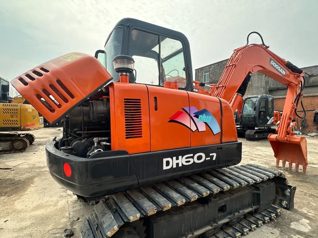 Doosan DH 60 - 미니 굴삭기 : 사진 2 Doosan DH 60 - 미니 굴삭기 : 사진 2