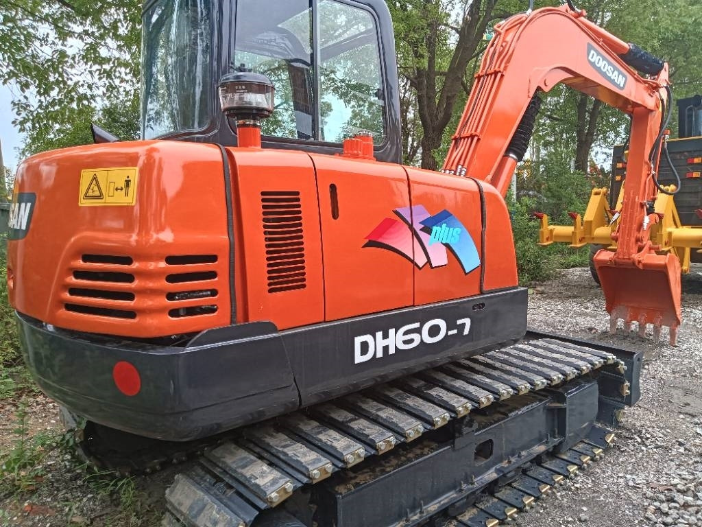 Doosan DH 60 - 크롤러 굴삭기 : 사진 4 Doosan DH 60 - 크롤러 굴삭기 : 사진 4