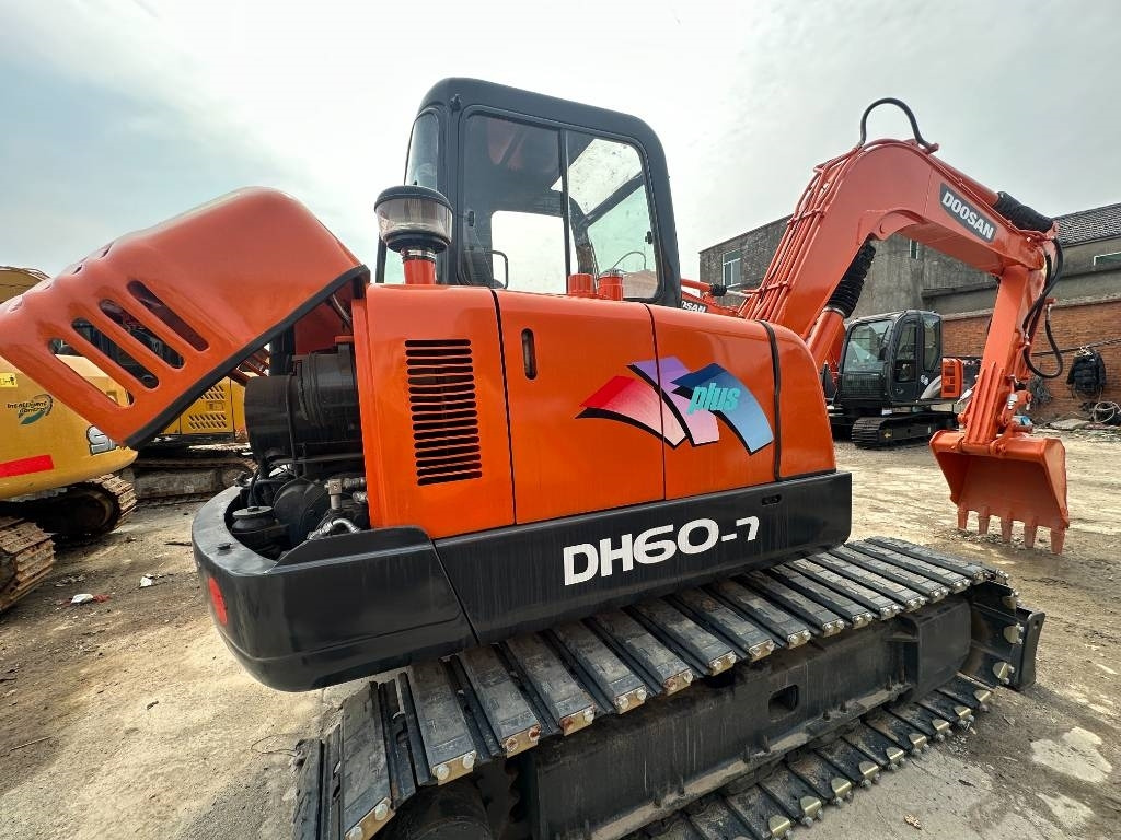 Doosan DH 60 - 미니 굴삭기 : 사진 1 Doosan DH 60 - 미니 굴삭기 : 사진 1