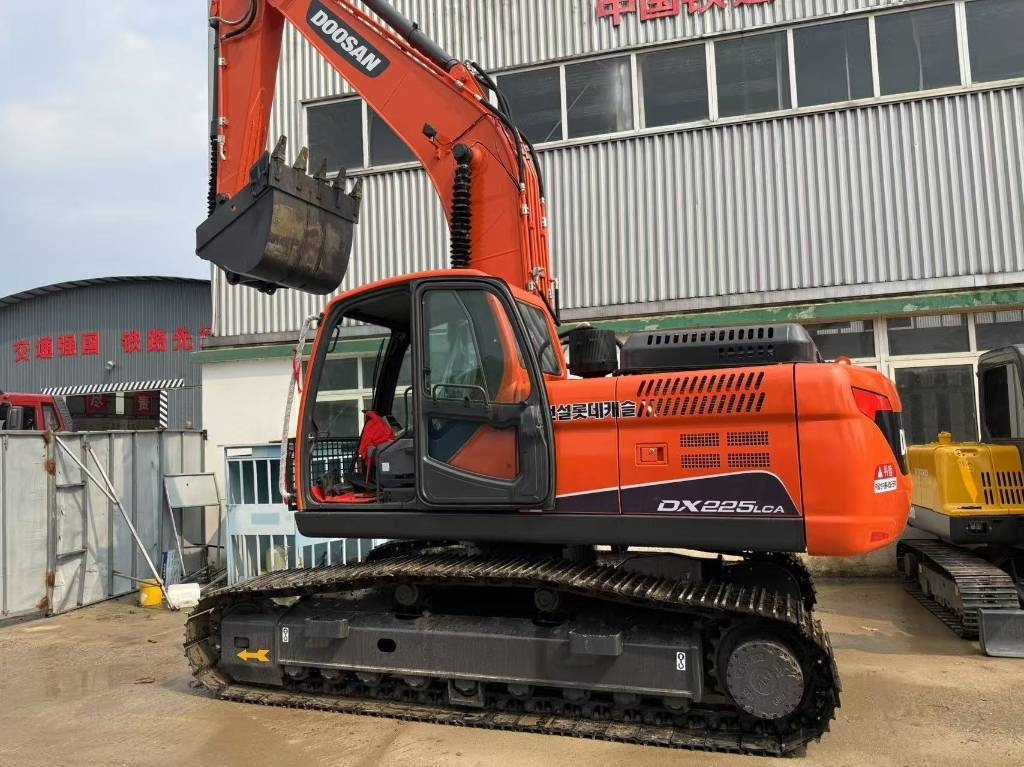 Doosan DX 225 LCA - 크롤러 굴삭기 : 사진 1 Doosan DX 225 LCA - 크롤러 굴삭기 : 사진 1