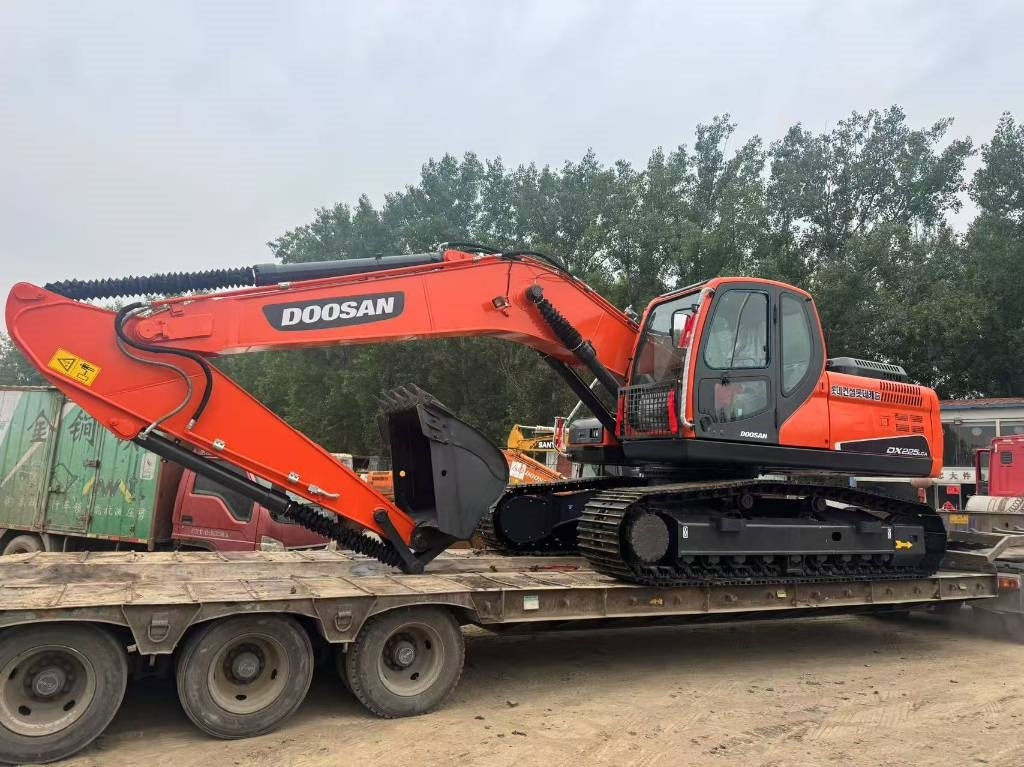 Doosan DX 225 LCA - 크롤러 굴삭기 : 사진 4 Doosan DX 225 LCA - 크롤러 굴삭기 : 사진 4