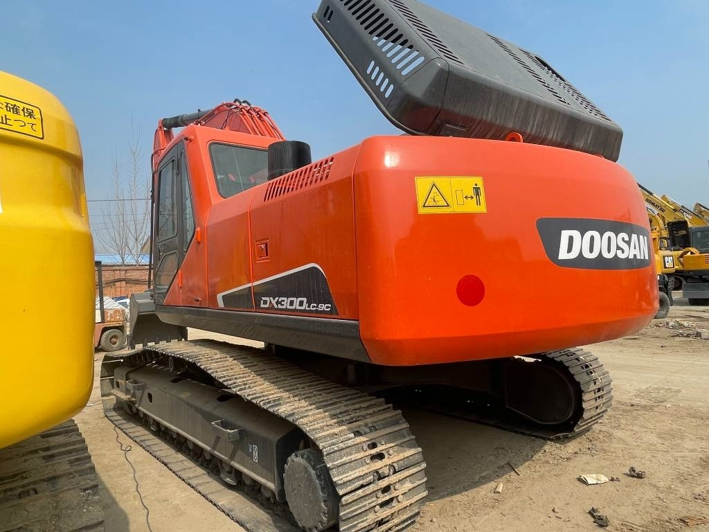 Doosan DX 300 - 크롤러 굴삭기 : 사진 4 Doosan DX 300 - 크롤러 굴삭기 : 사진 4
