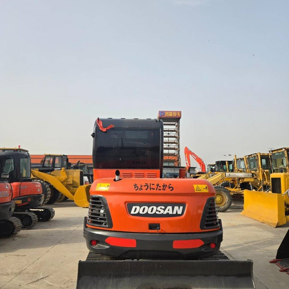 Doosan DX 60-9 C - 미니 굴삭기 : 사진 4 Doosan DX 60-9 C - 미니 굴삭기 : 사진 4