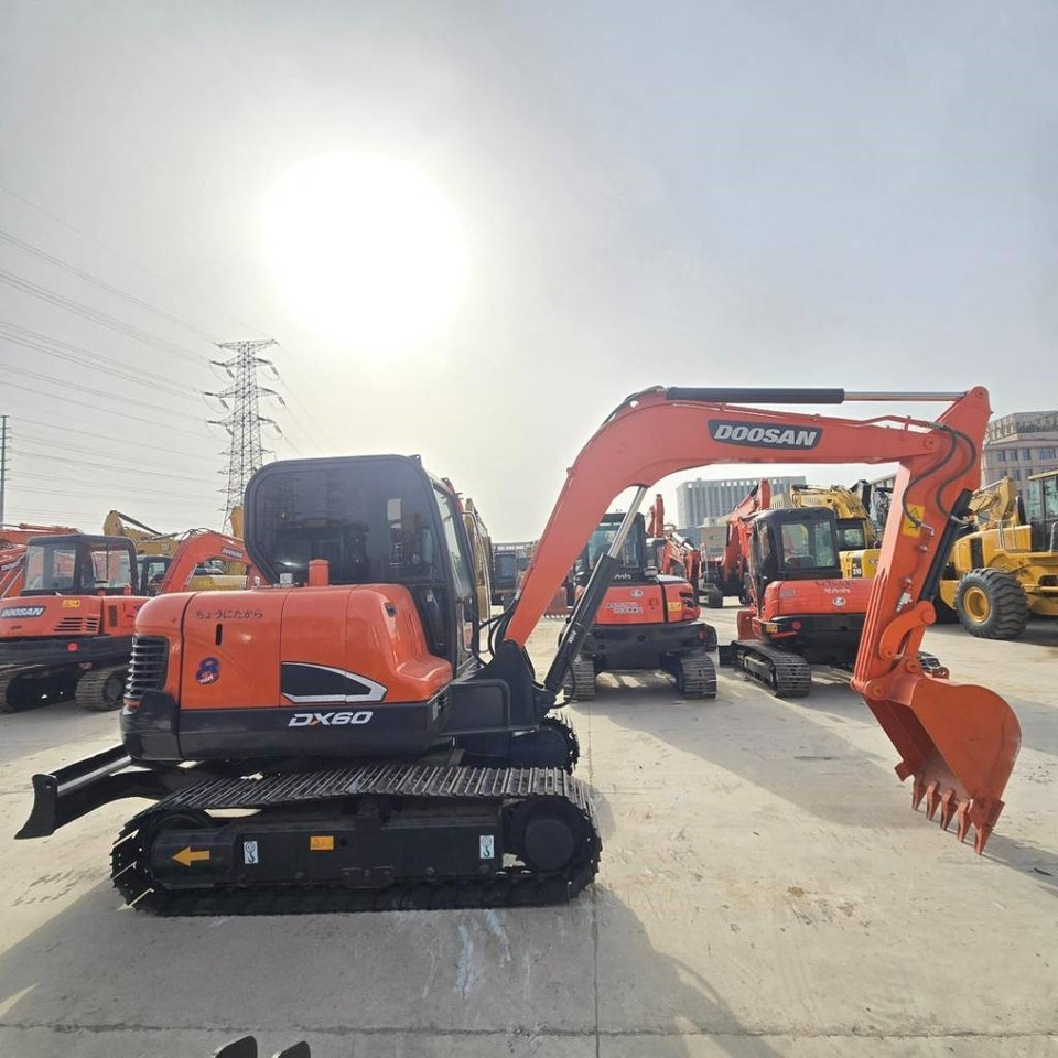Doosan DX 60-9 C - 미니 굴삭기 : 사진 1 Doosan DX 60-9 C - 미니 굴삭기 : 사진 1