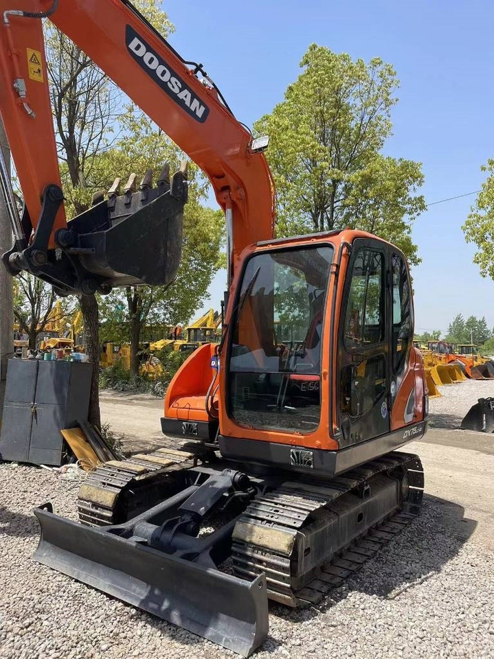 Doosan DX 75-9 C - 미니 굴삭기 : 사진 2 Doosan DX 75-9 C - 미니 굴삭기 : 사진 2