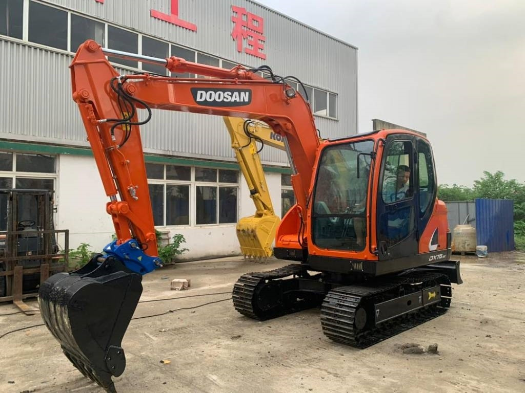 Doosan DX 75 - 미니 굴삭기 : 사진 2 Doosan DX 75 - 미니 굴삭기 : 사진 2