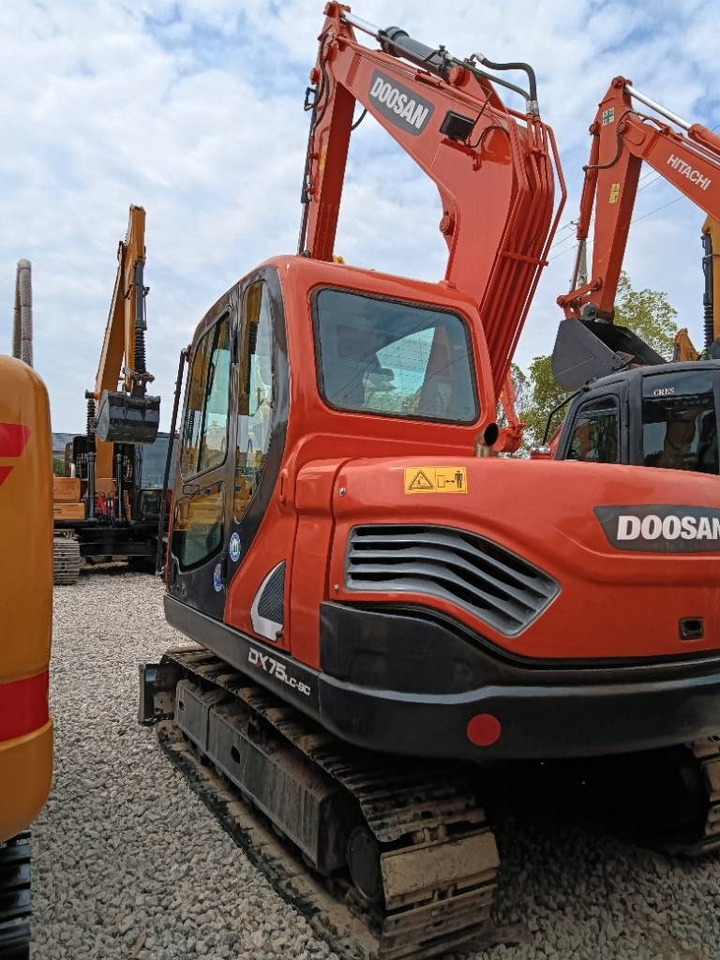 Doosan DX 75 - 크롤러 굴삭기 : 사진 4 Doosan DX 75 - 크롤러 굴삭기 : 사진 4