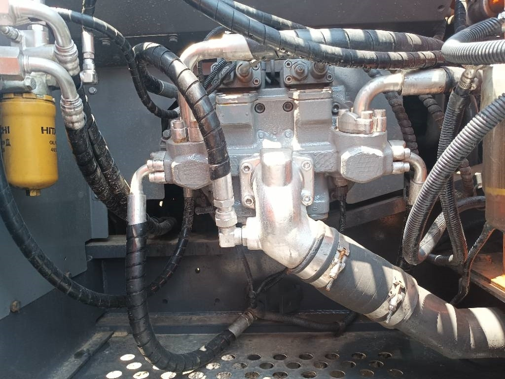 Hitachi ZX 240 - 크롤러 굴삭기 : 사진 5 Hitachi ZX 240 - 크롤러 굴삭기 : 사진 5
