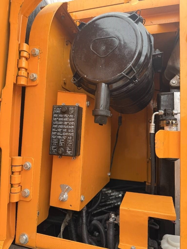 Hyundai HX 220 - 크롤러 굴삭기 : 사진 2 Hyundai HX 220 - 크롤러 굴삭기 : 사진 2