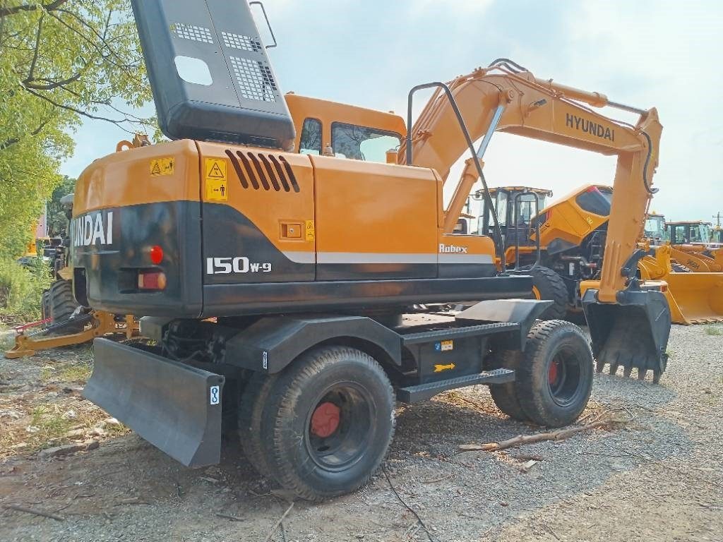 Hyundai R 150 W - 휠 굴삭기 : 사진 1 Hyundai R 150 W - 휠 굴삭기 : 사진 1