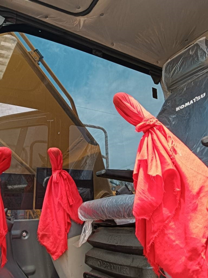 Komatsu PC 210  - 크롤러 굴삭기 : 사진 4 Komatsu PC 210  - 크롤러 굴삭기 : 사진 4