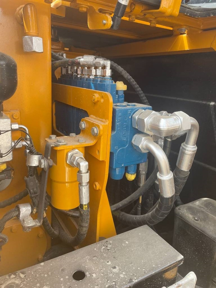 Komatsu PC 240 LC - 크롤러 굴삭기 : 사진 2 Komatsu PC 240 LC - 크롤러 굴삭기 : 사진 2