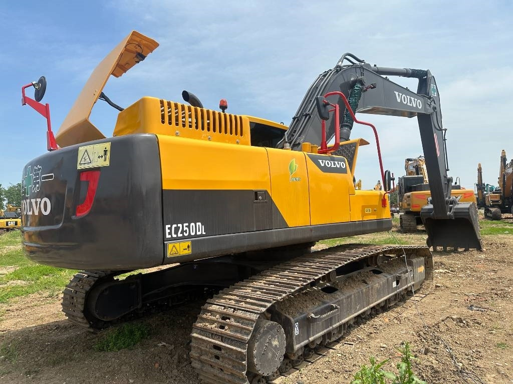 Volvo EC 250 D L - 크롤러 굴삭기 : 사진 5 Volvo EC 250 D L - 크롤러 굴삭기 : 사진 5