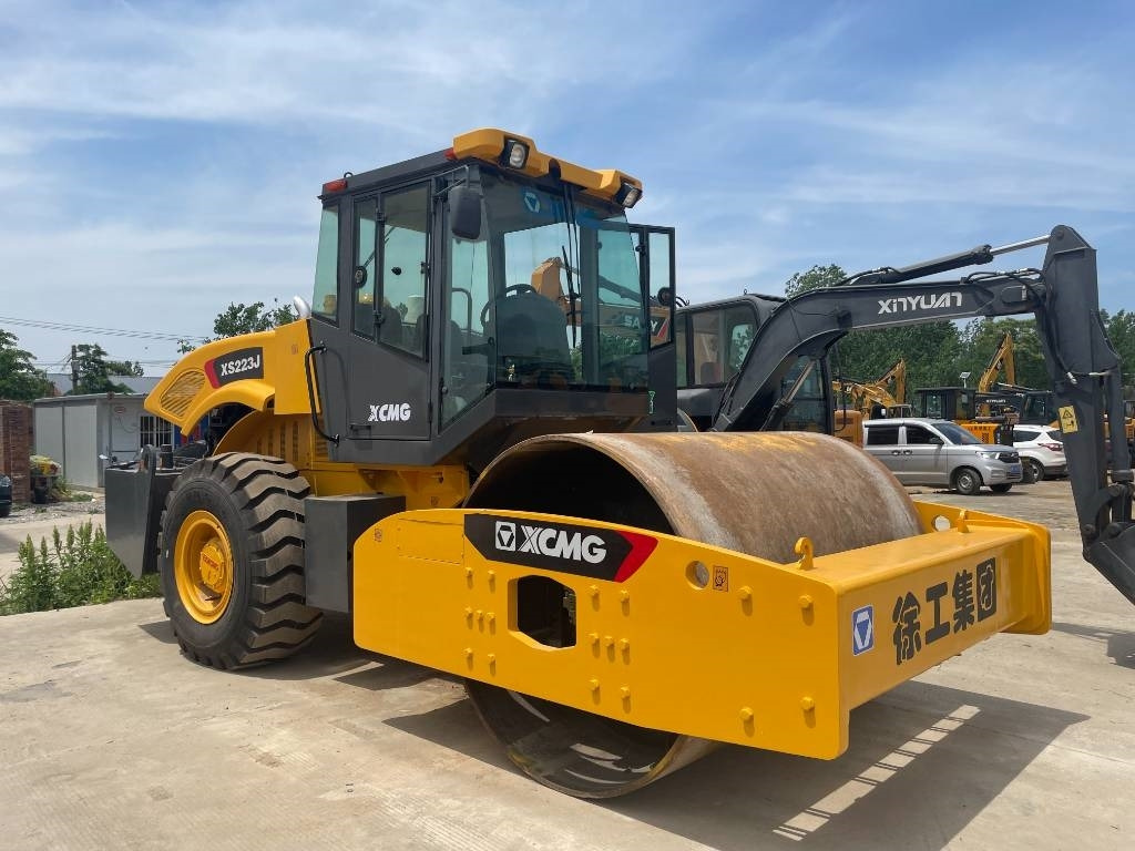 XCMG XS 223 J - 압축기 : 사진 1 XCMG XS 223 J - 압축기 : 사진 1