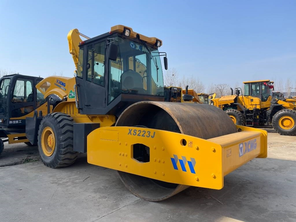 XCMG XS 223 J - 압축기 : 사진 2 XCMG XS 223 J - 압축기 : 사진 2