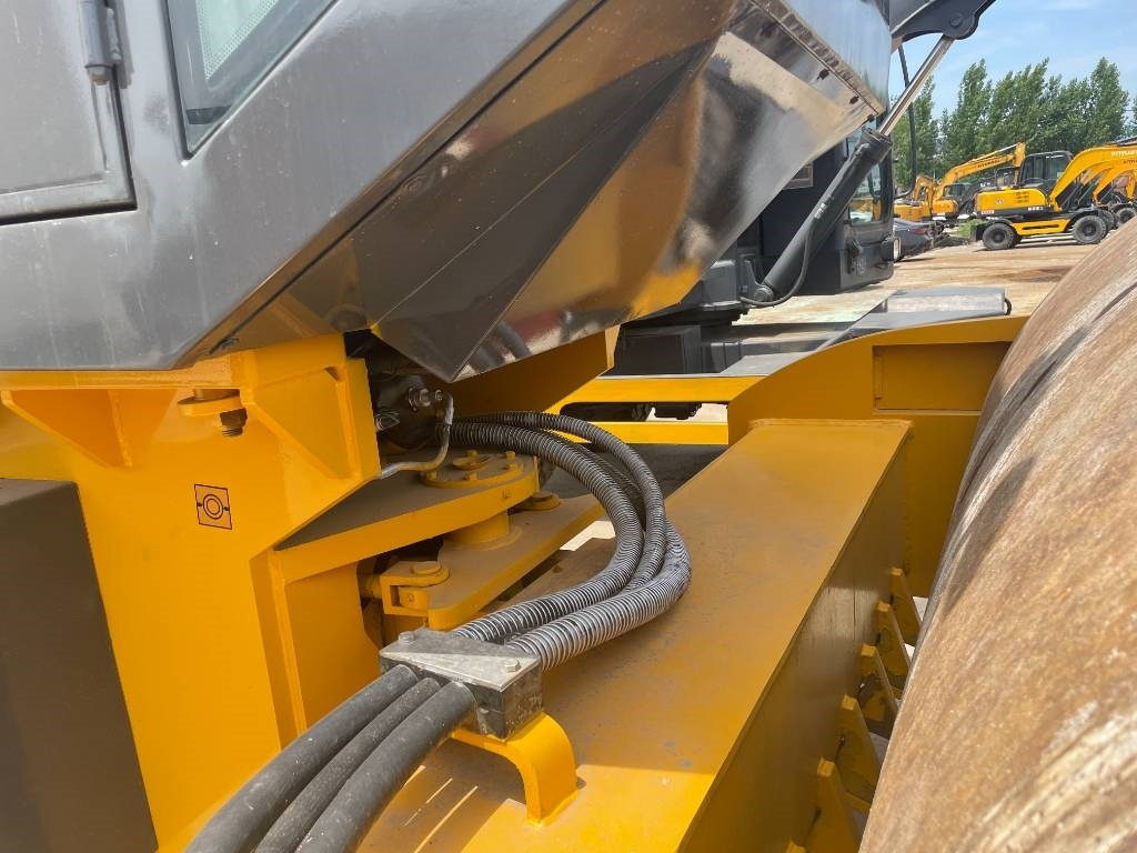 XCMG XS 223 J  - 압축기 : 사진 3 XCMG XS 223 J  - 압축기 : 사진 3