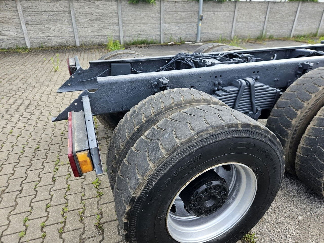 Scania 144 530 6X4 Manual Pump AND Injectros - Full Sprin G - 캡 새시 트럭 : 사진 5 Scania 144 530 6X4 Manual Pump AND Injectros - Full Sprin G - 캡 새시 트럭 : 사진 5