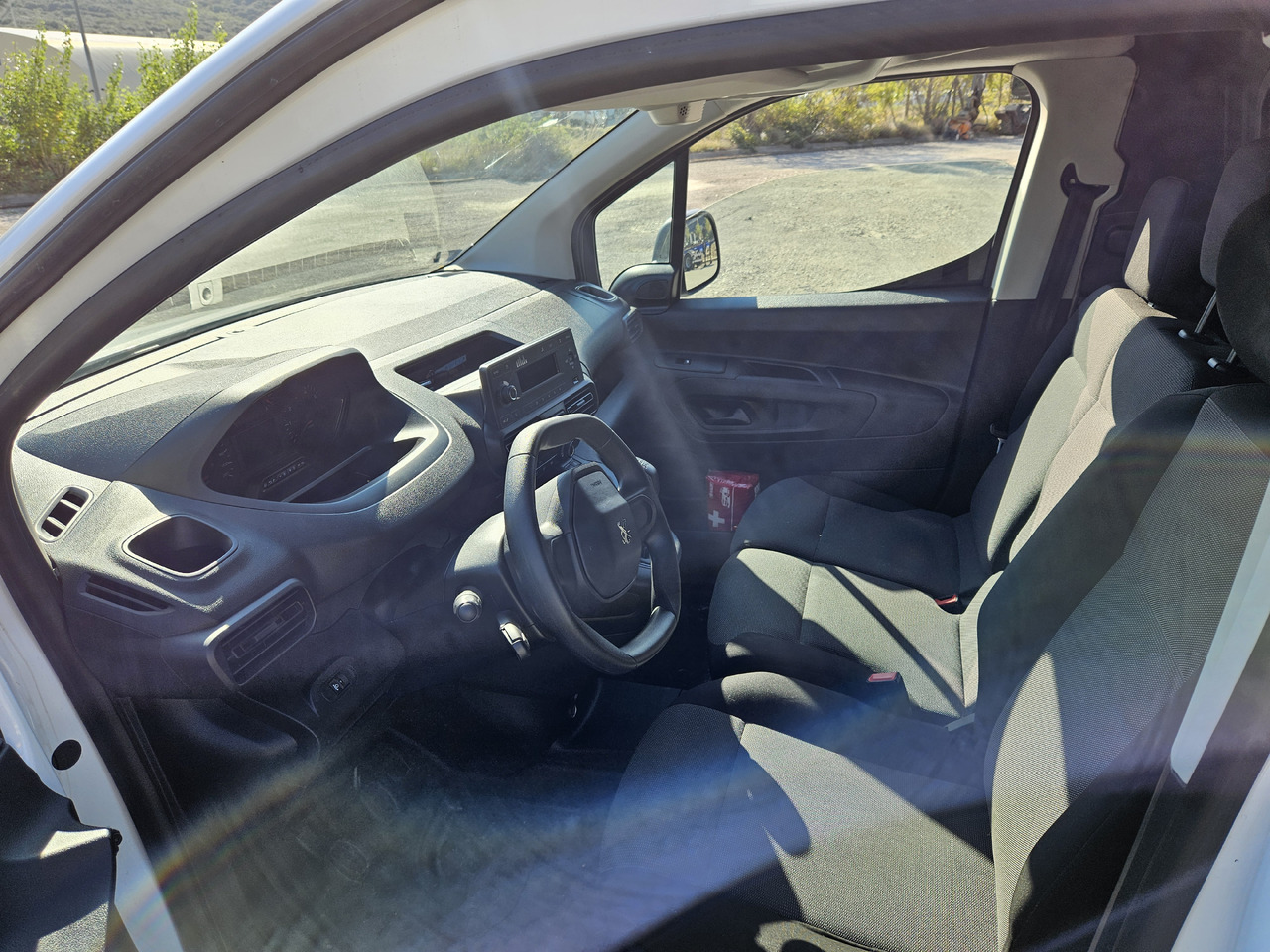 Peugeot Partner 1.5 Blue HDi 100 Premium L1 - 소형 밴 : 사진 5 Peugeot Partner 1.5 Blue HDi 100 Premium L1 - 소형 밴 : 사진 5