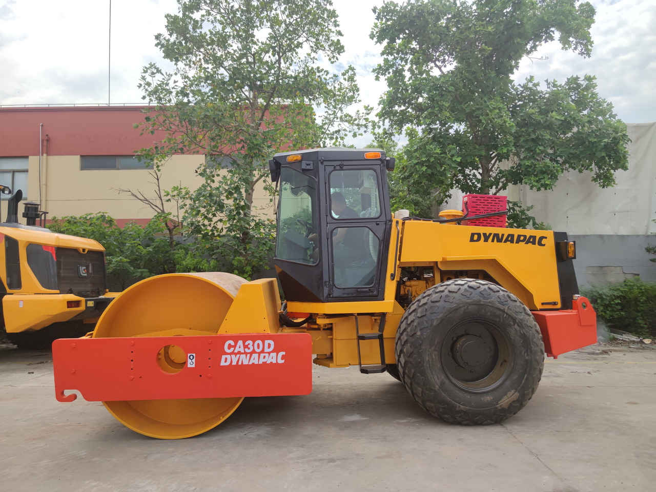 DYNAPAC CA30D USED ROAD ROLLER - 압축기 : 사진 5 DYNAPAC CA30D USED ROAD ROLLER - 압축기 : 사진 5