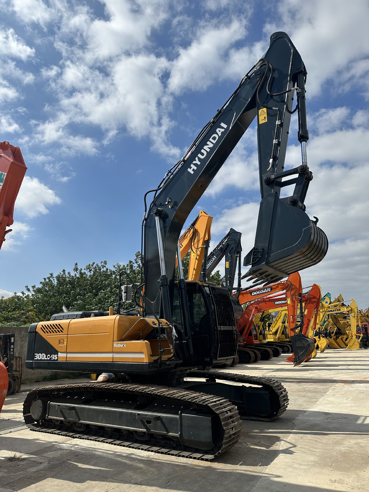 HYUNDAI R300LC-9S - 크롤러 굴삭기 : 사진 5 HYUNDAI R300LC-9S - 크롤러 굴삭기 : 사진 5