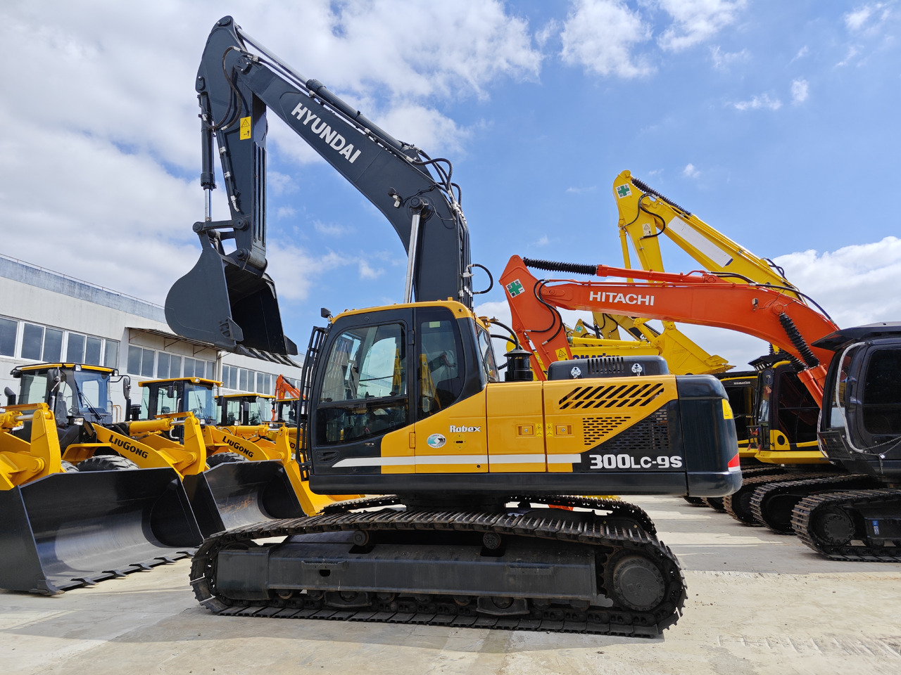 HYUNDAI R300LC-9S - 크롤러 굴삭기 : 사진 1 HYUNDAI R300LC-9S - 크롤러 굴삭기 : 사진 1