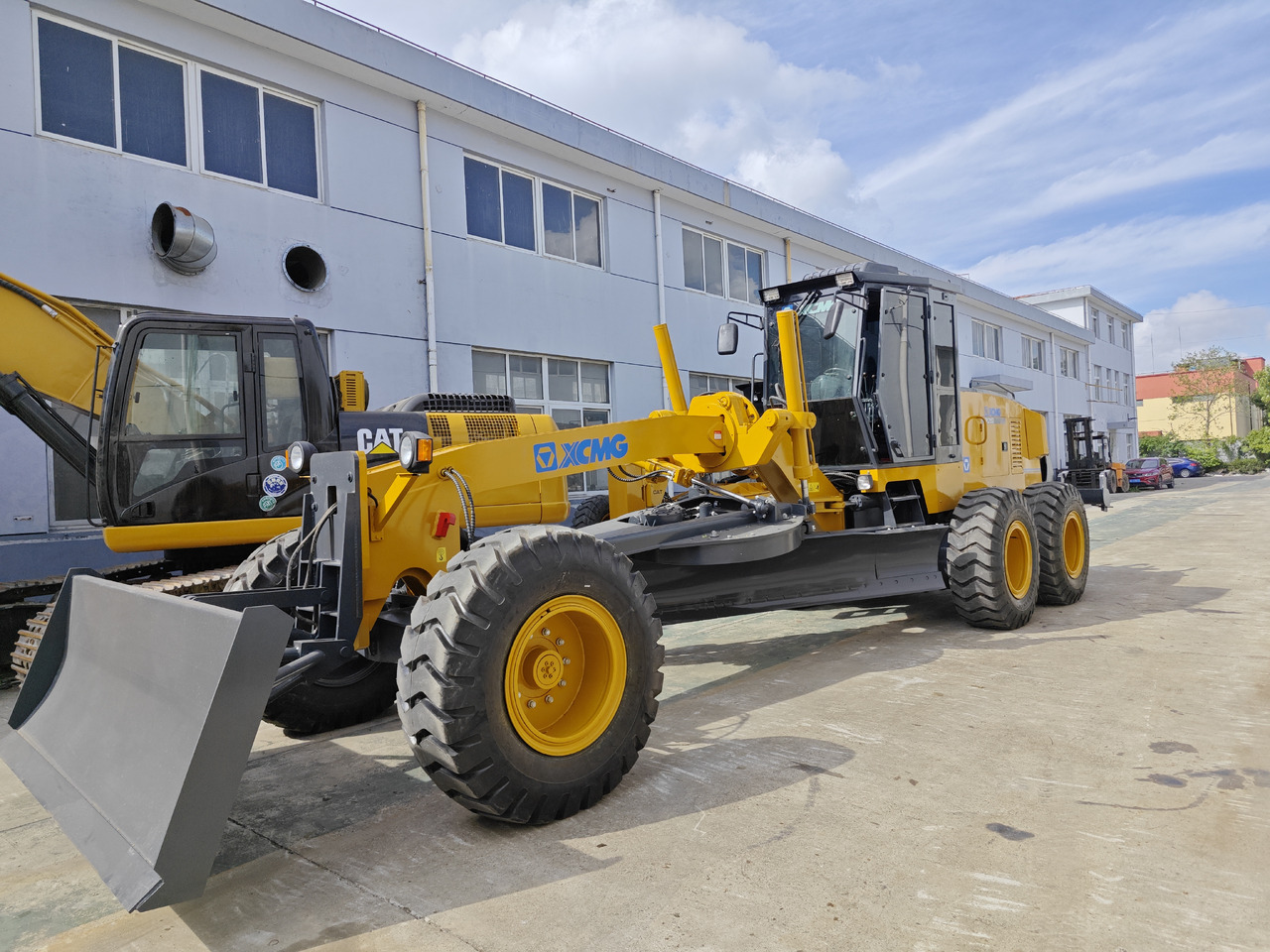 XCMG GR215 used motor grader - 그레이더 : 사진 1 XCMG GR215 used motor grader - 그레이더 : 사진 1