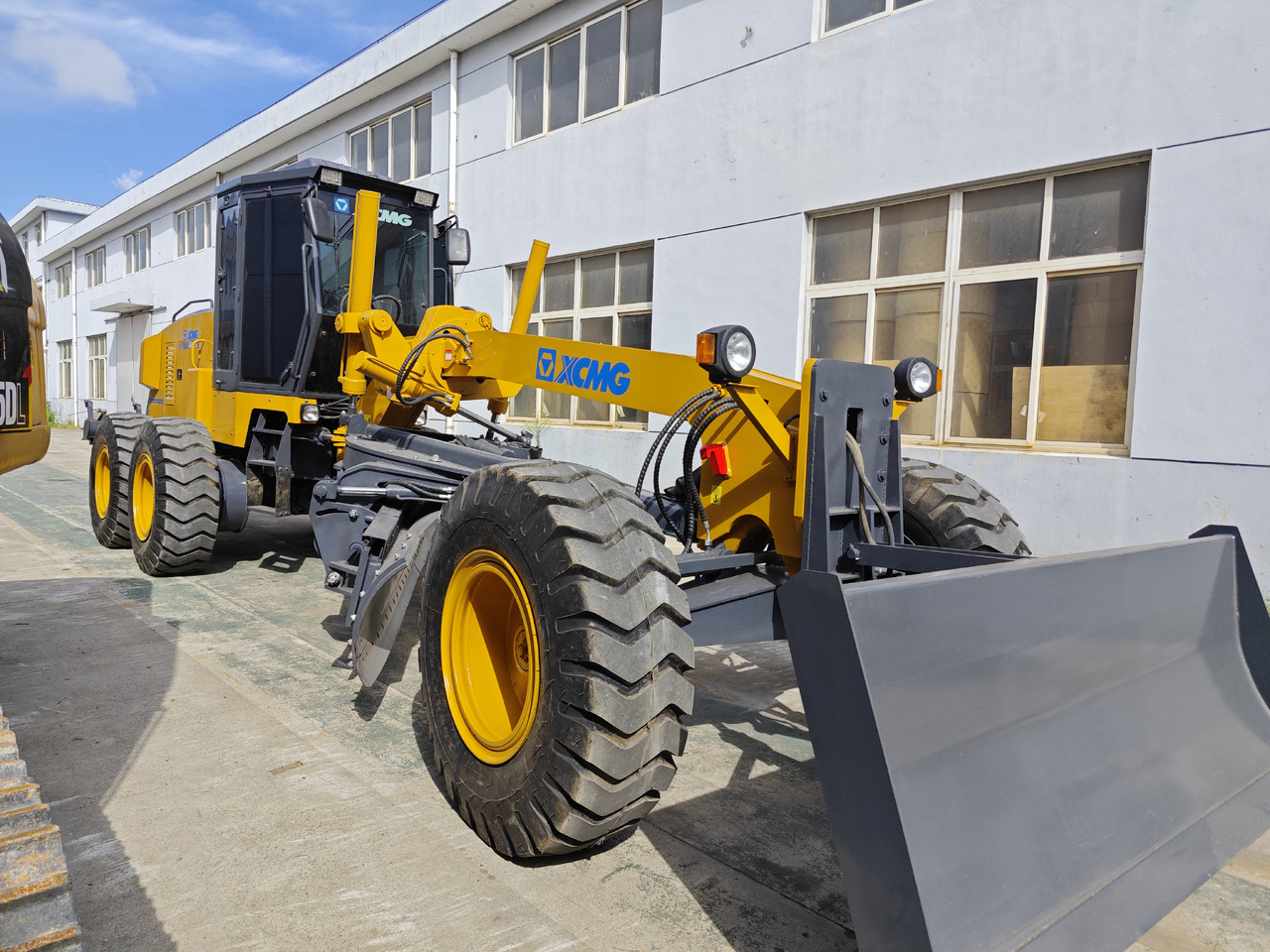 XCMG GR215 used motor grader - 그레이더 : 사진 2 XCMG GR215 used motor grader - 그레이더 : 사진 2