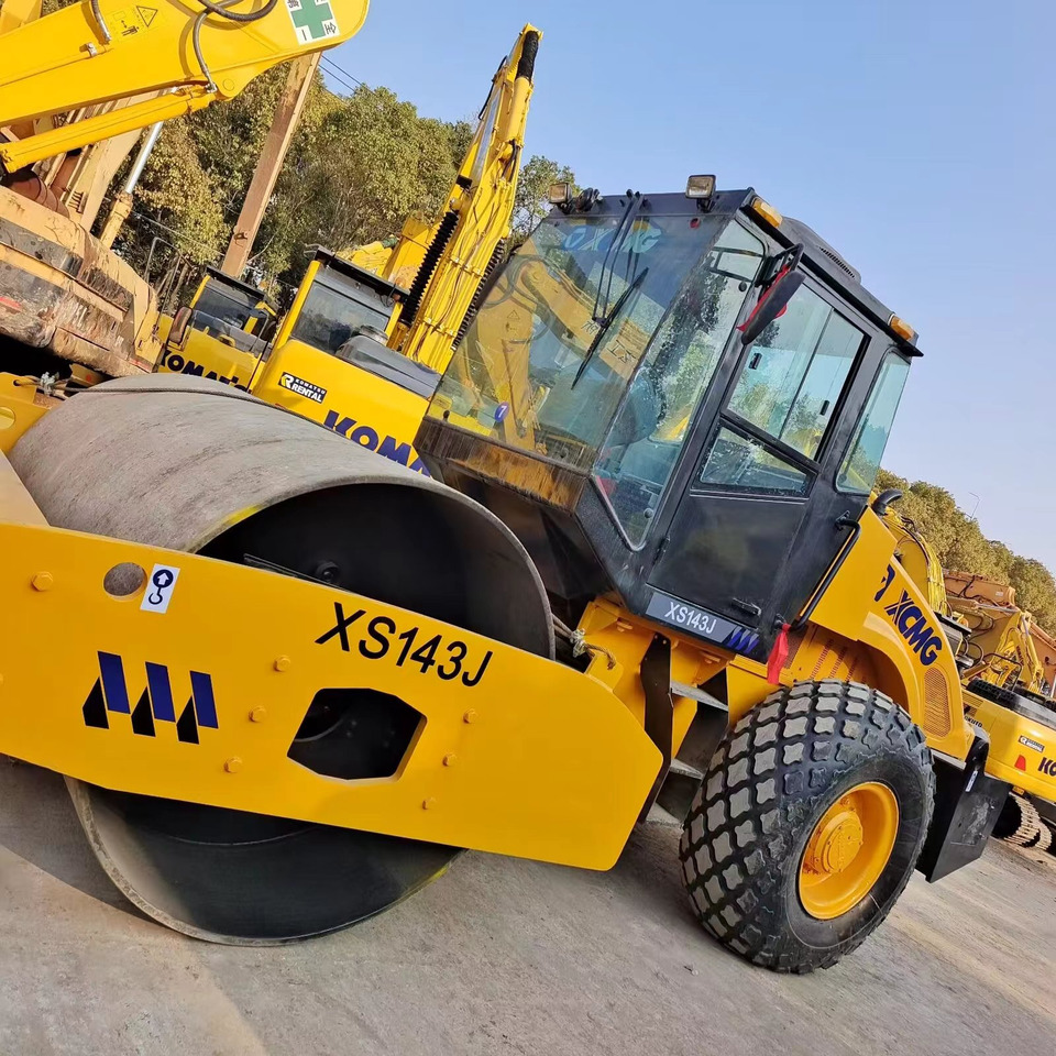 XCMG XS143J road roller - 압축기 : 사진 2 XCMG XS143J road roller - 압축기 : 사진 2