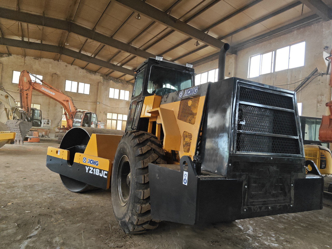 XCMG YZ18JC - 압축기 : 사진 2 XCMG YZ18JC - 압축기 : 사진 2