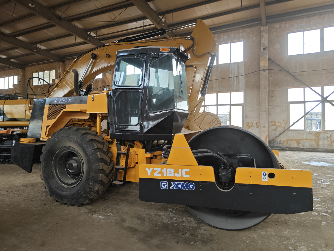 XCMG YZ18JC - 압축기 : 사진 1 XCMG YZ18JC - 압축기 : 사진 1