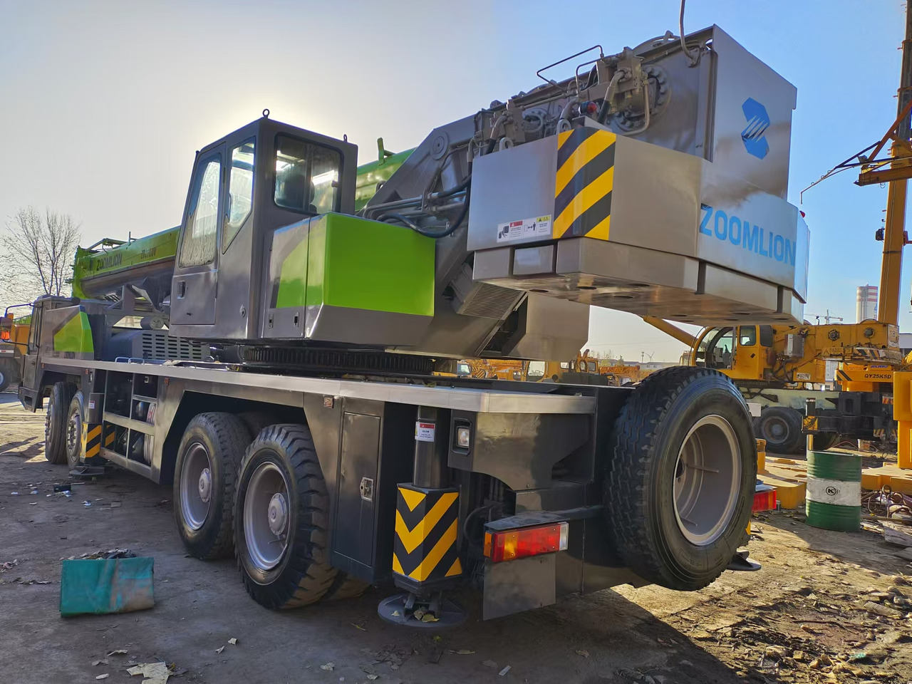 ZOOMLION ZTC700V - 모바일 크레인 : 사진 2 ZOOMLION ZTC700V - 모바일 크레인 : 사진 2