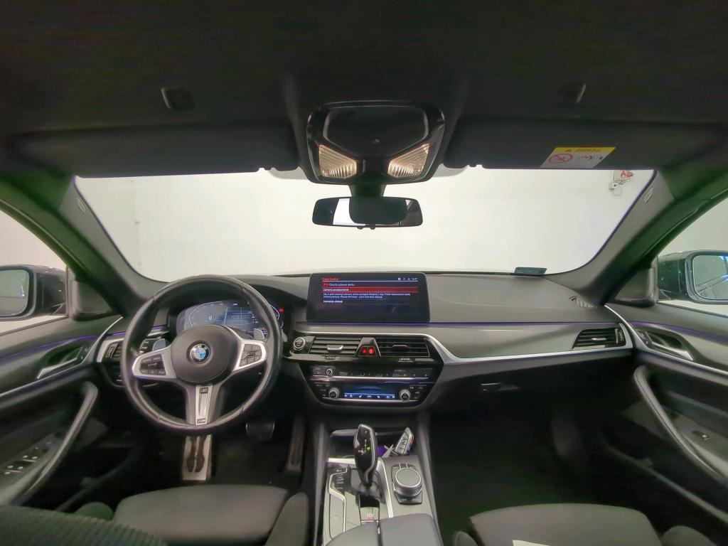 BMW 530I XDRIVE SEDAN - 세단 : 사진 5 BMW 530I XDRIVE SEDAN - 세단 : 사진 5