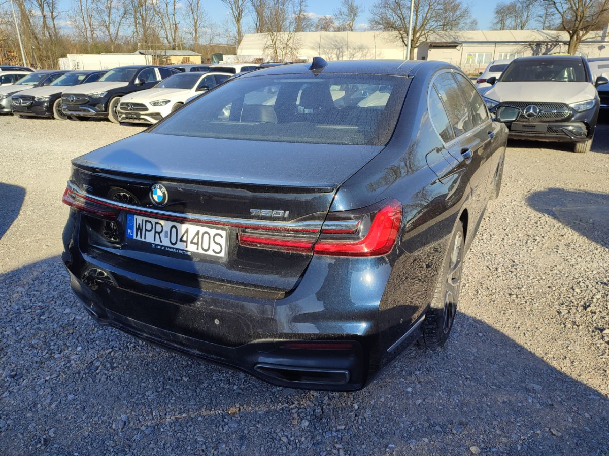 BMW 750I XDRIVE SEDAN - 세단 : 사진 3 BMW 750I XDRIVE SEDAN - 세단 : 사진 3