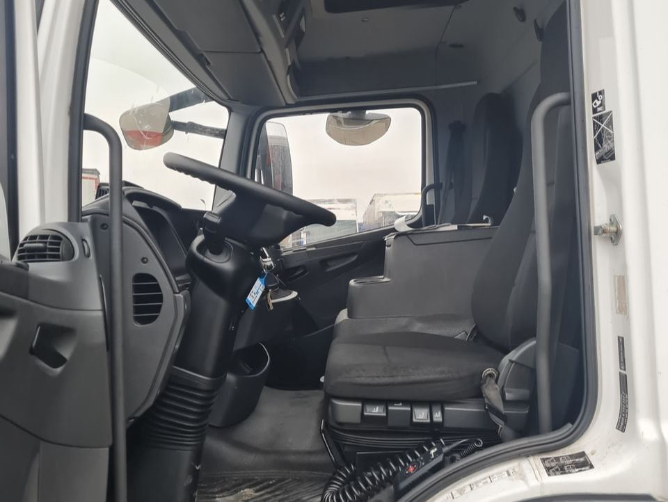 박스 밴 MERCEDES BENZ ATEGO KONTENER Z WINDĄ : 사진 18