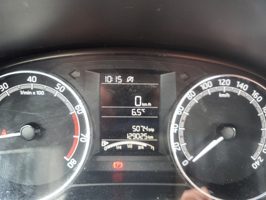 해치백 SKODA FABIA HATCHBACK : 사진 17